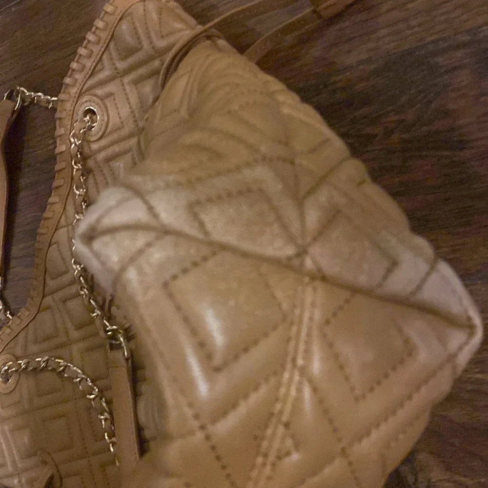 Tory Burch Tan Gold Quilted Shoulder Bag - Picture 10 of 11